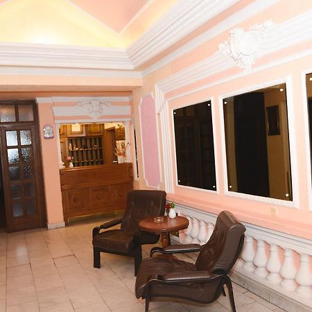 Beli Dvor Otel Sombor Dış mekan fotoğraf