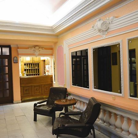 Beli Dvor Otel Sombor Dış mekan fotoğraf