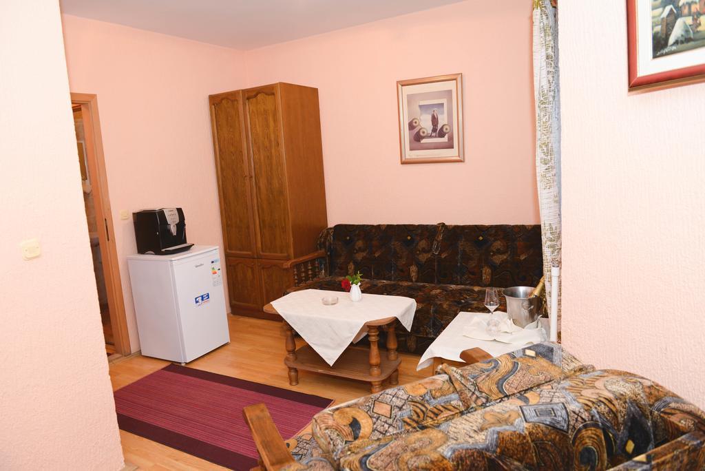 Beli Dvor Otel Sombor Oda fotoğraf