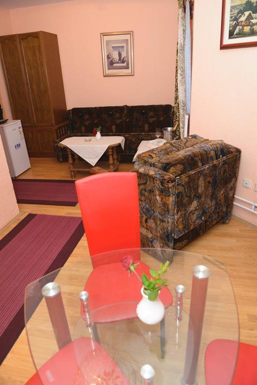 Beli Dvor Otel Sombor Oda fotoğraf