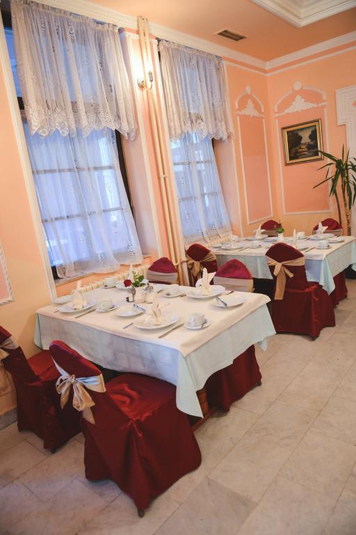 Beli Dvor Otel Sombor Dış mekan fotoğraf