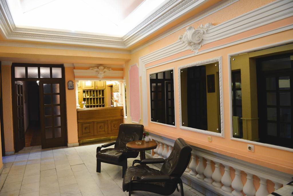 Beli Dvor Otel Sombor Dış mekan fotoğraf